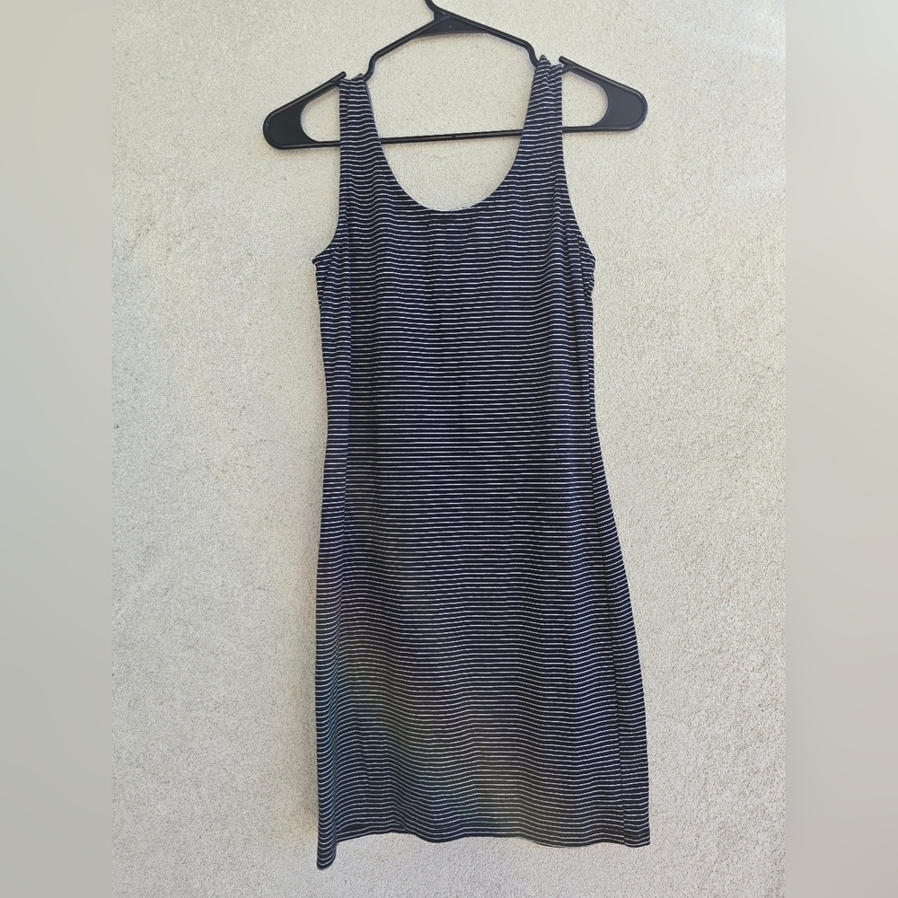 Striped Black and White Sleeveless Dress - Picture 4 of 6